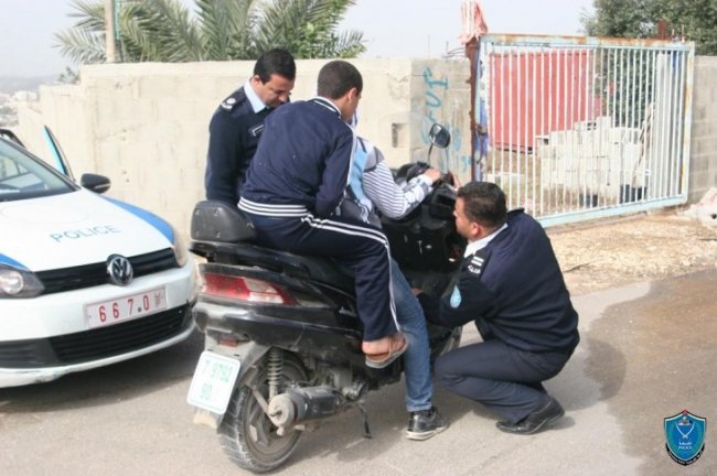  مواطن يبلغ الشرطة عن أخيه لقيادته دراجة نارية غير قانونية في الخليل
